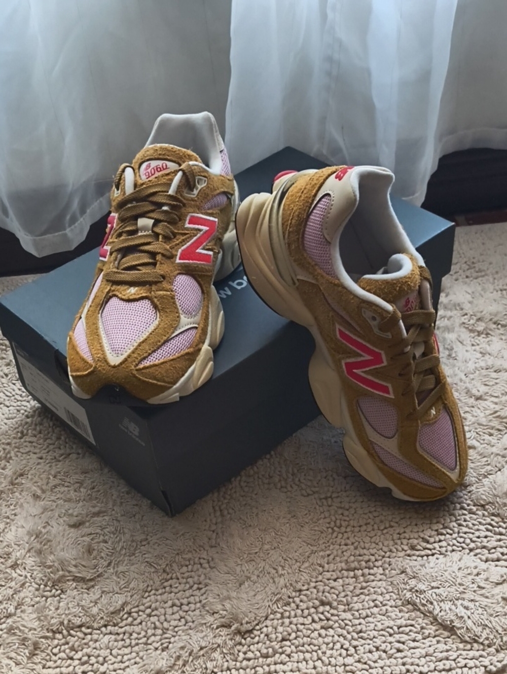 Women's 6.5 Or Girls 5 New Balance 9060